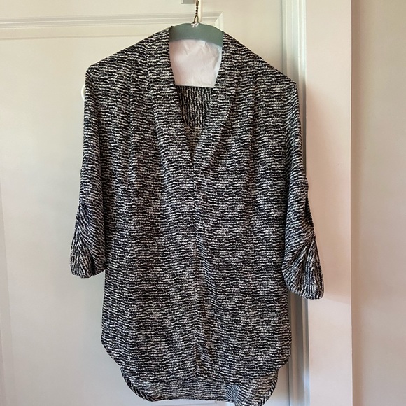 Mission black and white blouse - Picture 2 of 3